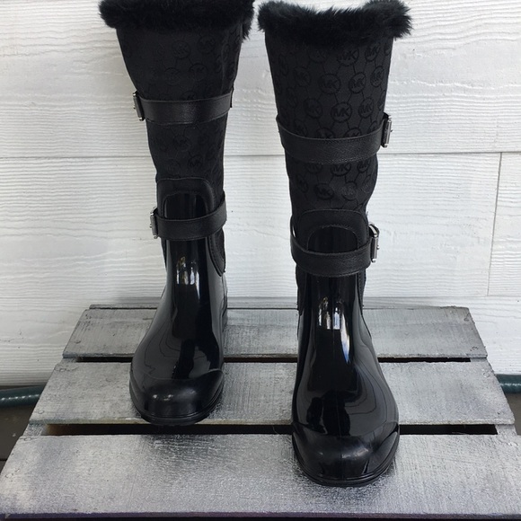 SOLDMichael Kors Fulton Mid Rain boots w/ Faux Fur - Picture 5 of 8